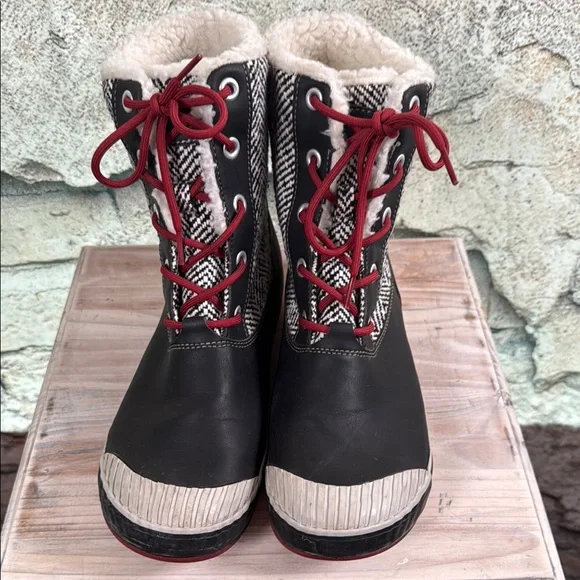 Keen Black and Red Winter Boots KEEN Trezzo WP Winter Boots Insulated Waterproof Snow Boots  main image 3